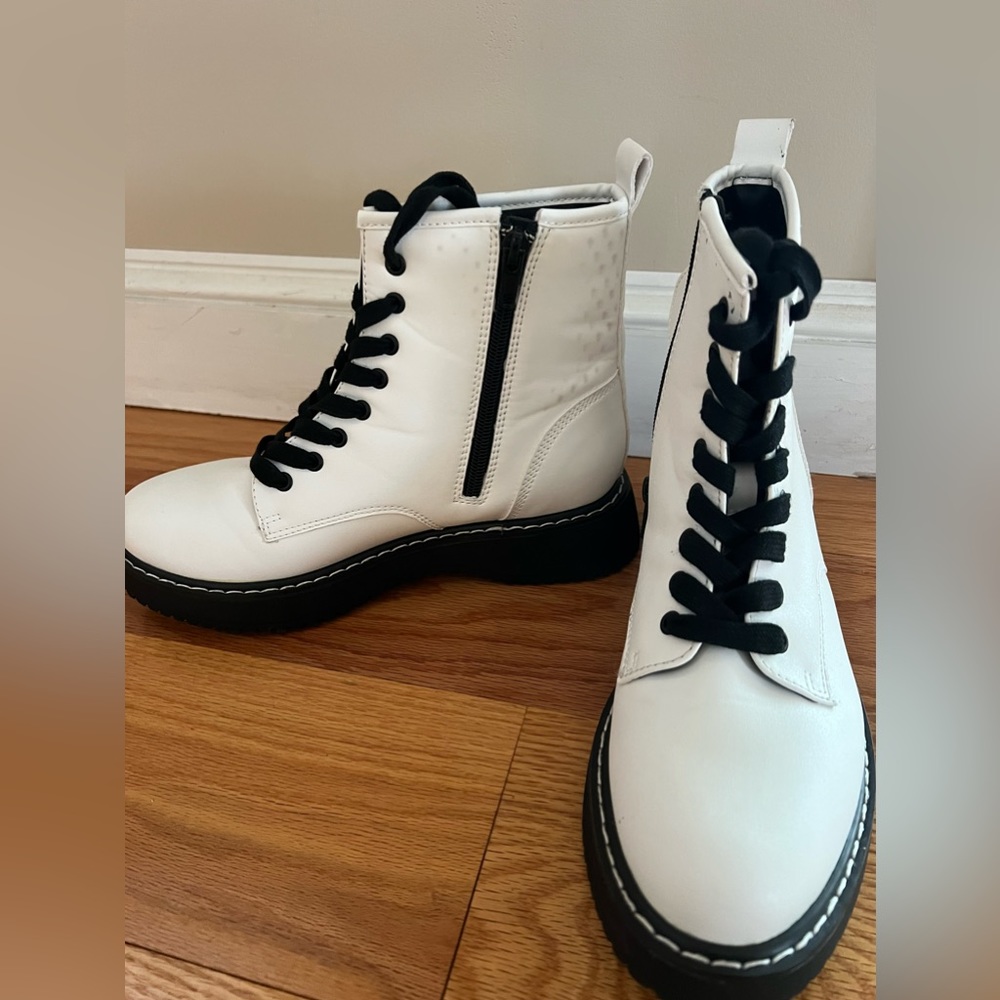 Madden Girl White Lace Up Combat Boots Kurrt